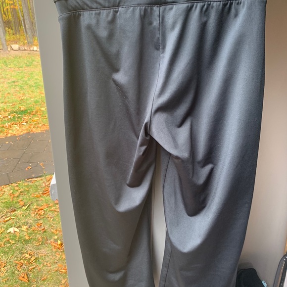 UnderArmour capris - Picture 3 of 4